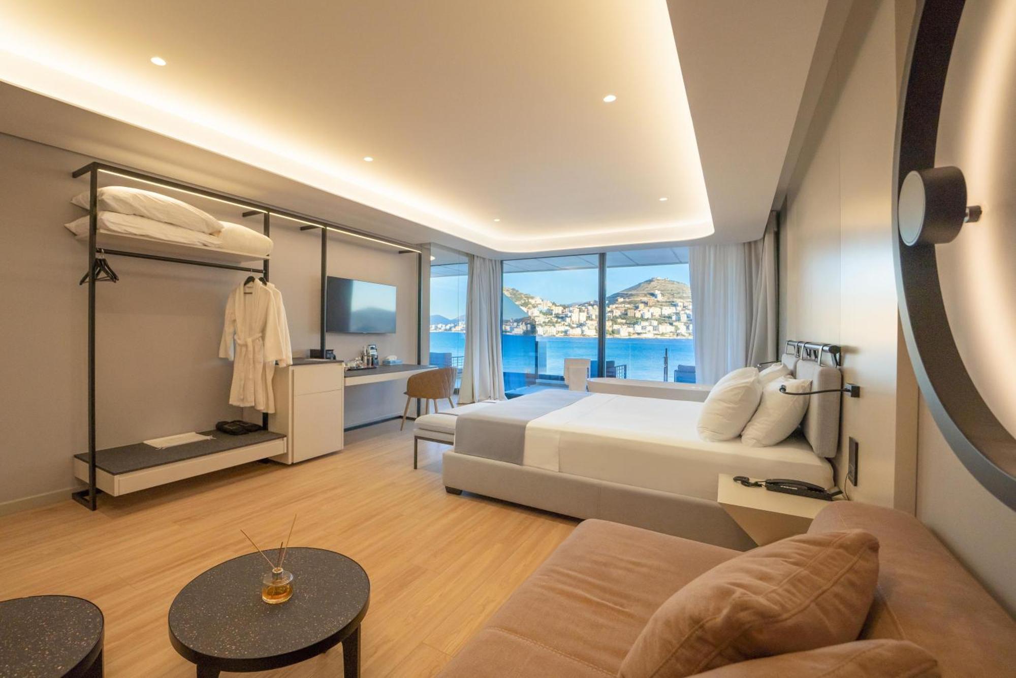 Yacht Premium Hotel Саранда Экстерьер фото