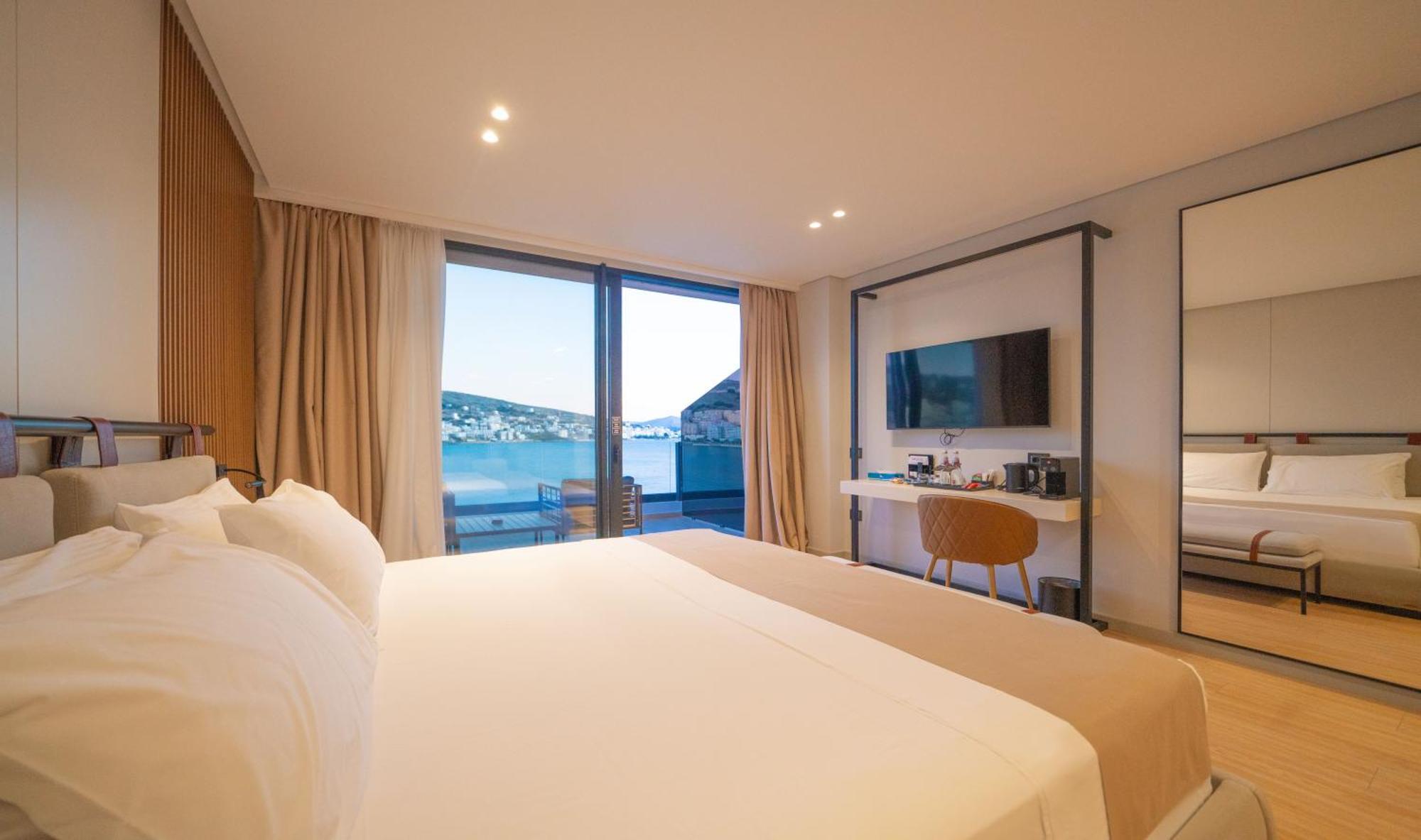 Yacht Premium Hotel Саранда Экстерьер фото
